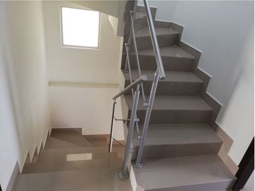 Casa de venta  dentro de urbanización Portoviejo