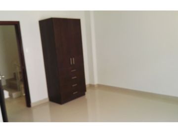 Casa de venta  dentro de urbanización Portoviejo