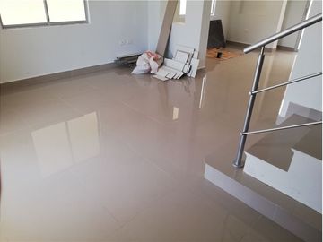 Casa de venta  dentro de urbanización Portoviejo
