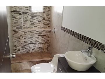 Casa de venta  dentro de urbanización Portoviejo