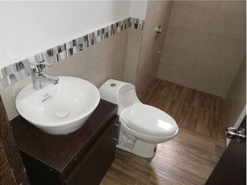 Casa de venta  dentro de urbanización Portoviejo