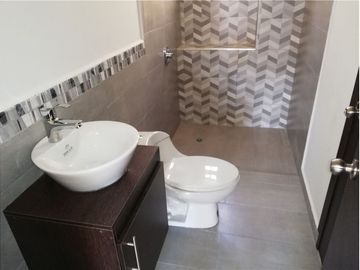 Casa de venta  dentro de urbanización Portoviejo