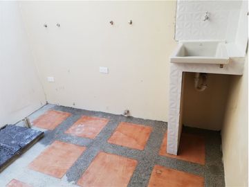Casa de venta  dentro de urbanización Portoviejo