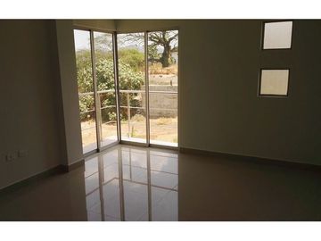 Casa de venta  dentro de urbanización Portoviejo