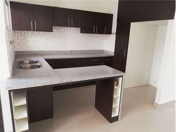 Casa de venta  dentro de urbanización Portoviejo