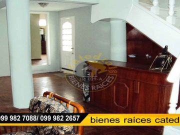 Villa Casa Edificio de venta en Parque de los Recuerdos. – código:9754