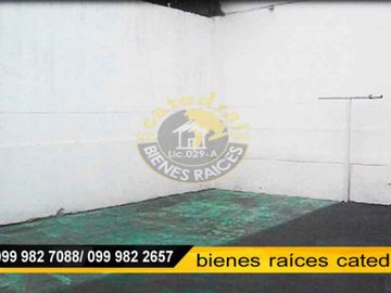 Villa Casa Edificio de venta en Parque de los Recuerdos. – código:9754