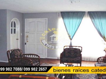 Villa Casa Edificio de venta en Parque de los Recuerdos. – código:9754