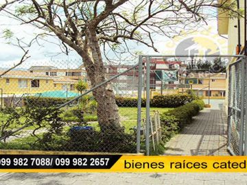 Villa Casa Edificio de venta en Parque de los Recuerdos. – código:9754