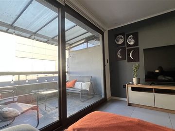 ¡OPORTUNIDAD! Dúplex Remodelado en VENTA - Las Condes