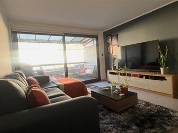 ¡OPORTUNIDAD! Dúplex Remodelado en VENTA - Las Condes