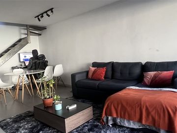 ¡OPORTUNIDAD! Dúplex Remodelado en VENTA - Las Condes