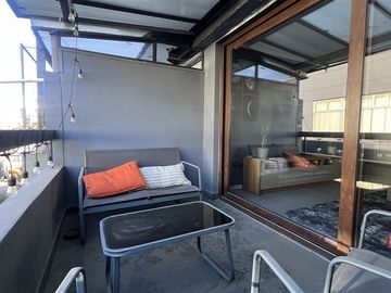 ¡OPORTUNIDAD! Dúplex Remodelado en VENTA - Las Condes