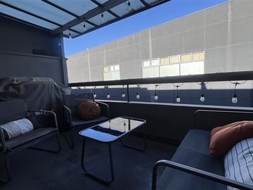 ¡OPORTUNIDAD! Dúplex Remodelado en VENTA - Las Condes