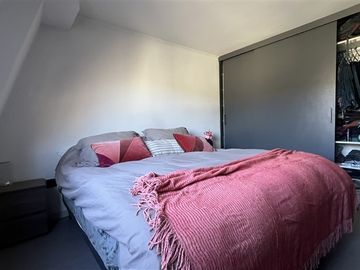 ¡OPORTUNIDAD! Dúplex Remodelado en VENTA - Las Condes