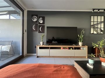 ¡OPORTUNIDAD! Dúplex Remodelado en VENTA - Las Condes