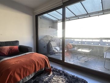 ¡OPORTUNIDAD! Dúplex Remodelado en VENTA - Las Condes