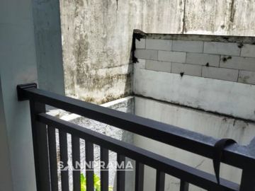 SiMelda Rumah 2 Lantai Depan Mall DTC Depok