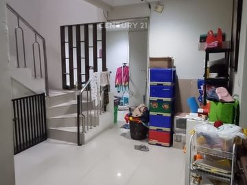 Rumah Posisi Hoek 2 Lantai Lokasi Sunter Bisma Jakarta Utara
