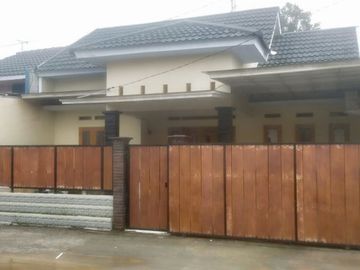 Rumah dijual di tridaya tambun selatan dekat ke stasiun