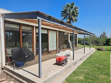 VENTA MODERNA LUMINOSA CASA EN COND. CHICUREO LOS INGLESES