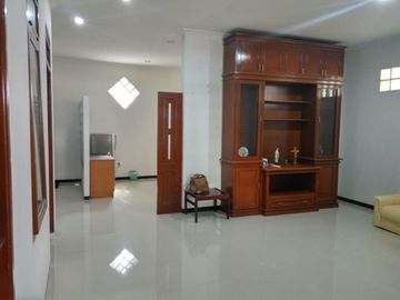 6 Bedroom House for sale