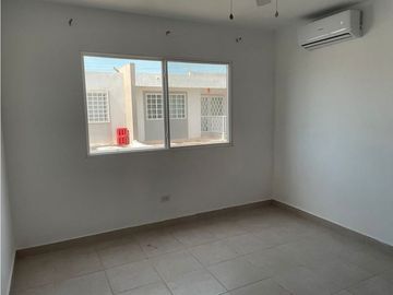 SE VENDE HERMOSA CASA EN PH VICTORIA CON 2 NIVELES