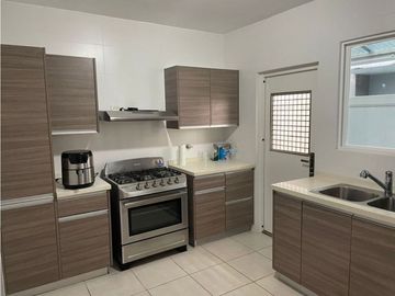 SE VENDE HERMOSA CASA EN PH VICTORIA CON 2 NIVELES