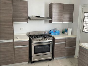 SE VENDE HERMOSA CASA EN PH VICTORIA CON 2 NIVELES