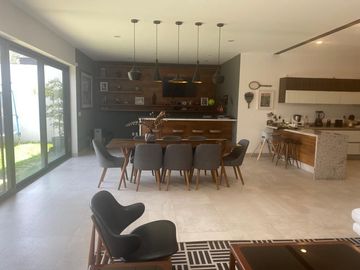 En Venta Casa en Jurica, Arco de Piedra, la Privada más Exclusiva en Jurica.