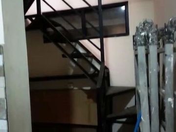 SEWA Rumah di Pejaten dalam cluster 2lantai security 24 jam