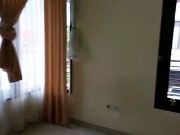 SEWA Rumah di Pejaten dalam cluster 2lantai security 24 jam