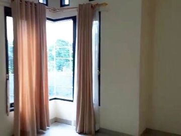 SEWA Rumah di Pejaten dalam cluster 2lantai security 24 jam