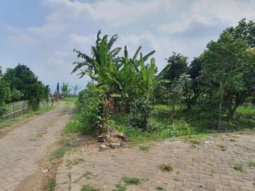 DEKAT SELECTA, Tanah hunian villa kebun strategis siap bangun