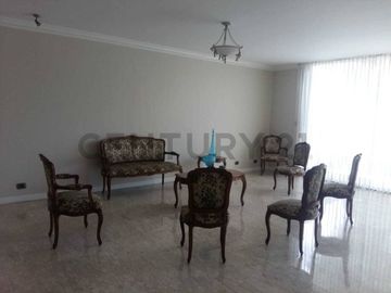 SE VENDE CASA INDEPENDIENTE 720 MTRS SECTOR CUMBAYA l