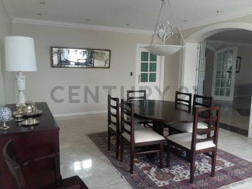 SE VENDE CASA INDEPENDIENTE 720 MTRS SECTOR CUMBAYA l