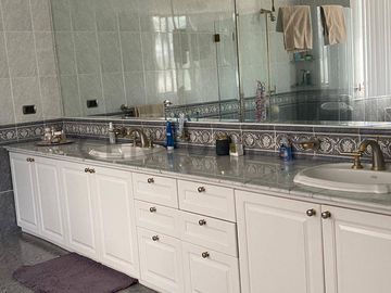 SE VENDE CASA INDEPENDIENTE 720 MTRS SECTOR CUMBAYA l