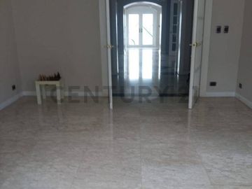 SE VENDE CASA INDEPENDIENTE 720 MTRS SECTOR CUMBAYA l