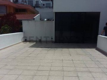 SE VENDE CASA INDEPENDIENTE 720 MTRS SECTOR CUMBAYA l