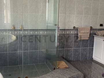 SE VENDE CASA INDEPENDIENTE 720 MTRS SECTOR CUMBAYA l