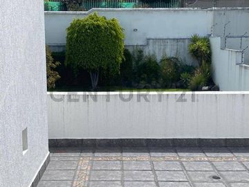 SE VENDE CASA INDEPENDIENTE 720 MTRS SECTOR CUMBAYA l