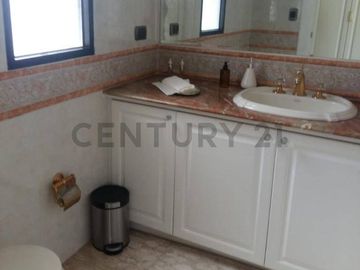 SE VENDE CASA INDEPENDIENTE 720 MTRS SECTOR CUMBAYA l
