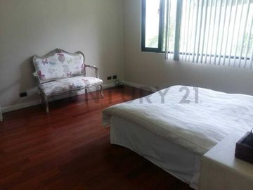 SE VENDE CASA INDEPENDIENTE 720 MTRS SECTOR CUMBAYA l