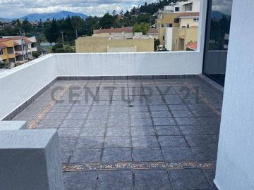 SE VENDE CASA INDEPENDIENTE 720 MTRS SECTOR CUMBAYA l