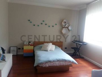 SE VENDE CASA INDEPENDIENTE 720 MTRS SECTOR CUMBAYA l