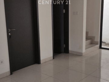 Di Jual Rumah 3 Lantai Mainson De Wisteria Metland Jakarta Timur