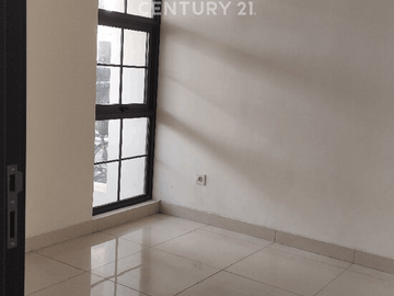 Di Jual Rumah 3 Lantai Mainson De Wisteria Metland Jakarta Timur