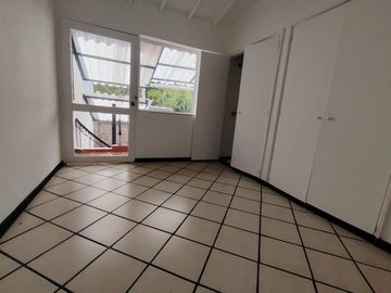 apartamento en arriendo en escobero. Cod A9433942