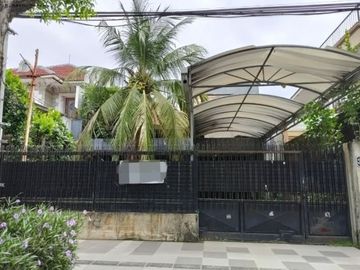 rumah di Wijaya Kusuma Surabaya Pusat Hadap Barat