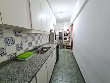 VENTA DEPARTAMENTO 3 AMBIENTES CON ESPECTACULAR TERRAZA PROPIA Y COCHERA EN RAMOS MEJIA
